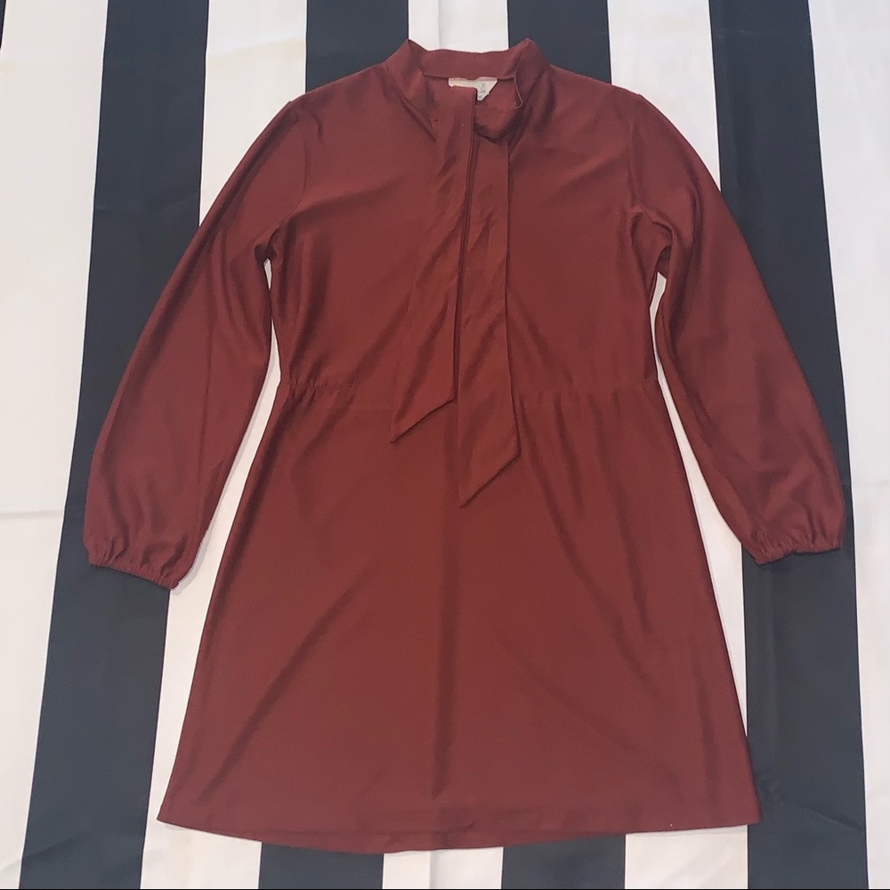 Vintage 1960’s pussy bow collar mini dress